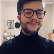 Una persona paciente, asertiva, empática y con mucha energía para enseñar a quien queda aprender.